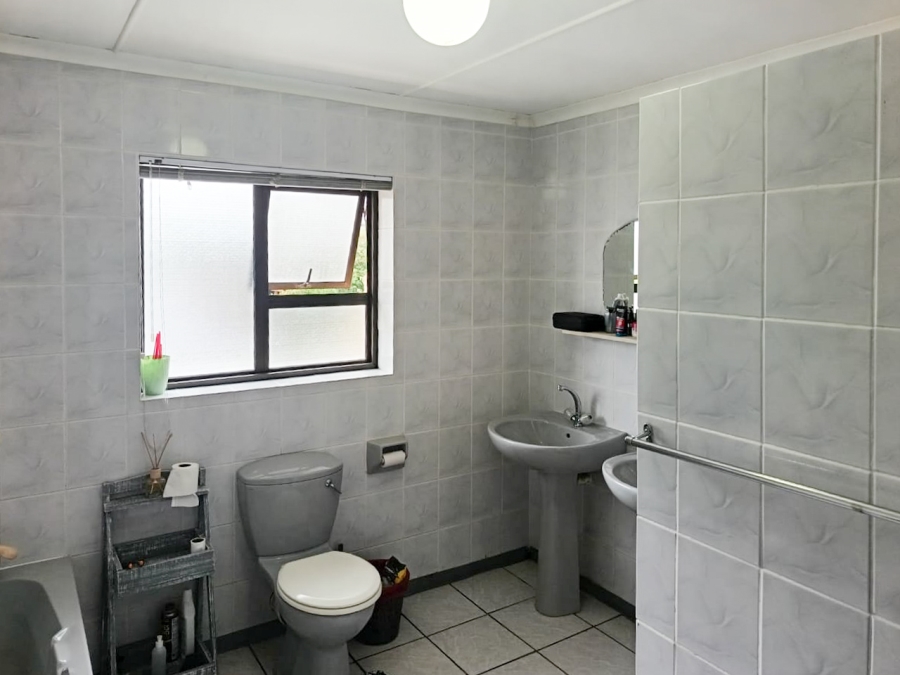 7 Bedroom Property for Sale in Dana Bay Western Cape